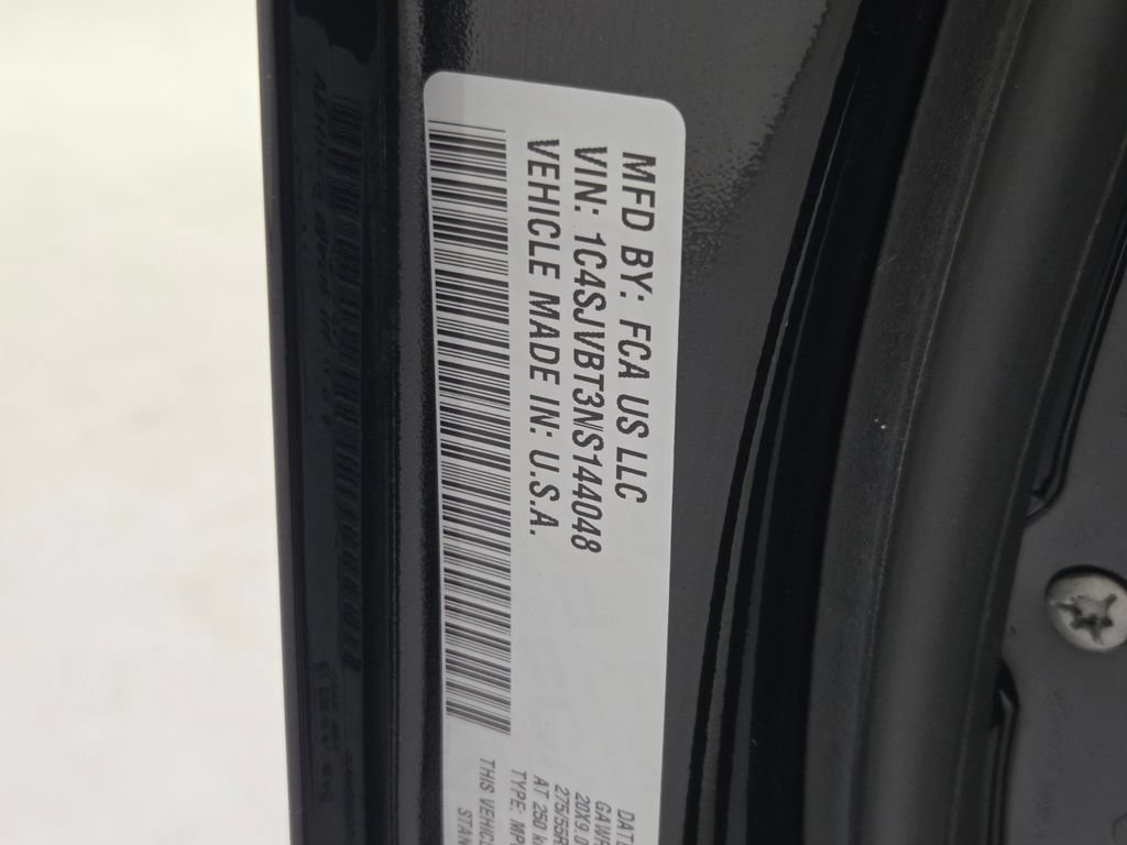 Certified 2022 Jeep Wagoneer Series II w/ Rear Seat Video Group 1 AWD/4WD image 33