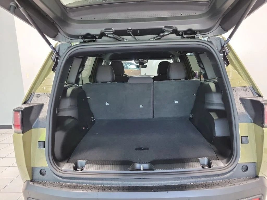 New 2026 Jeep Cherokee Laredo AWD/4WD image 8