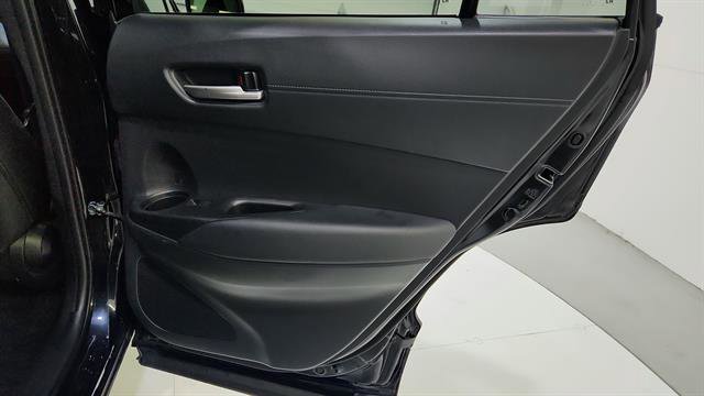 Used 2025 Toyota Corolla Cross XLE image 28