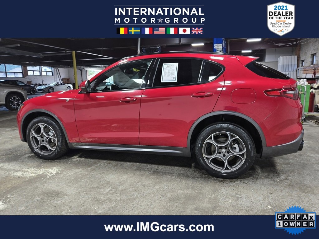Used 2022 Alfa Romeo Stelvio Ti image 2