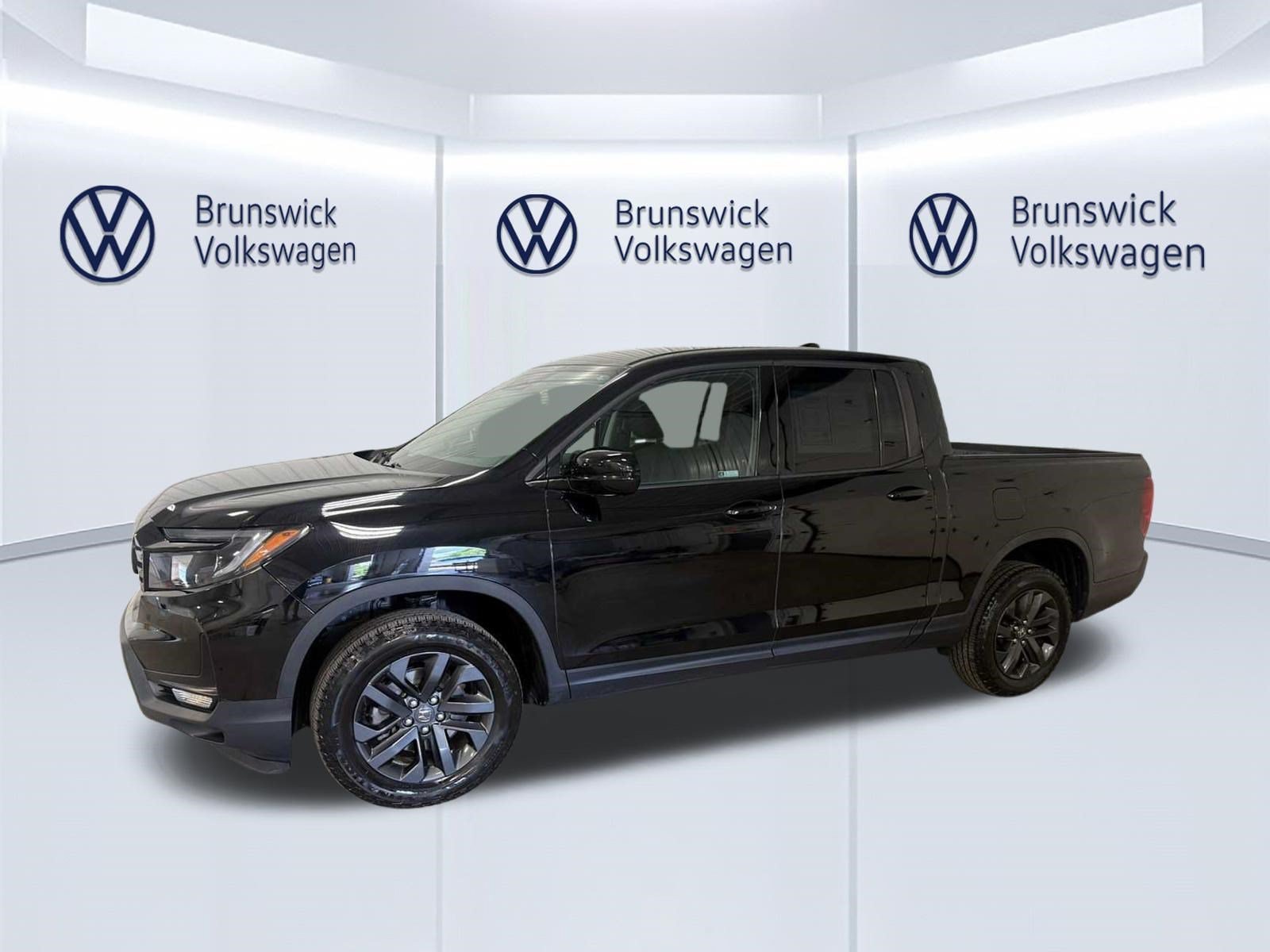 Used 2023 Honda Ridgeline Sport image 2