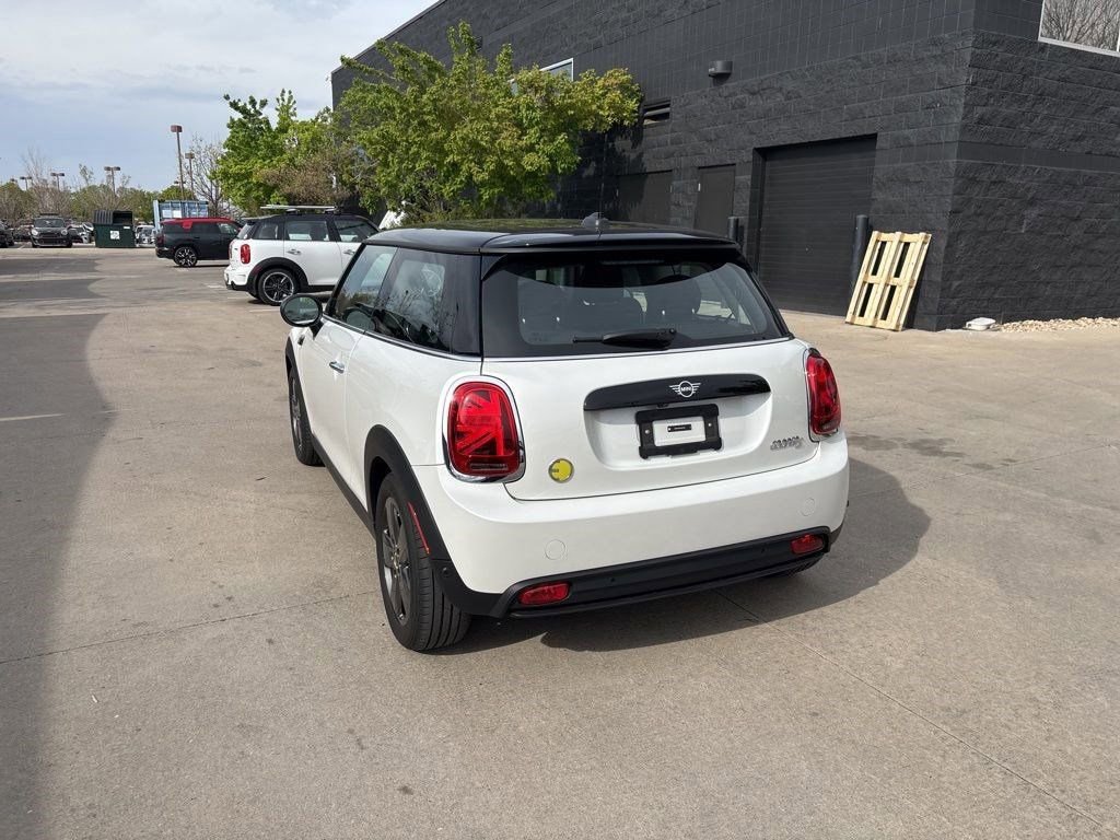 Used 2024 MINI Cooper SE image 3