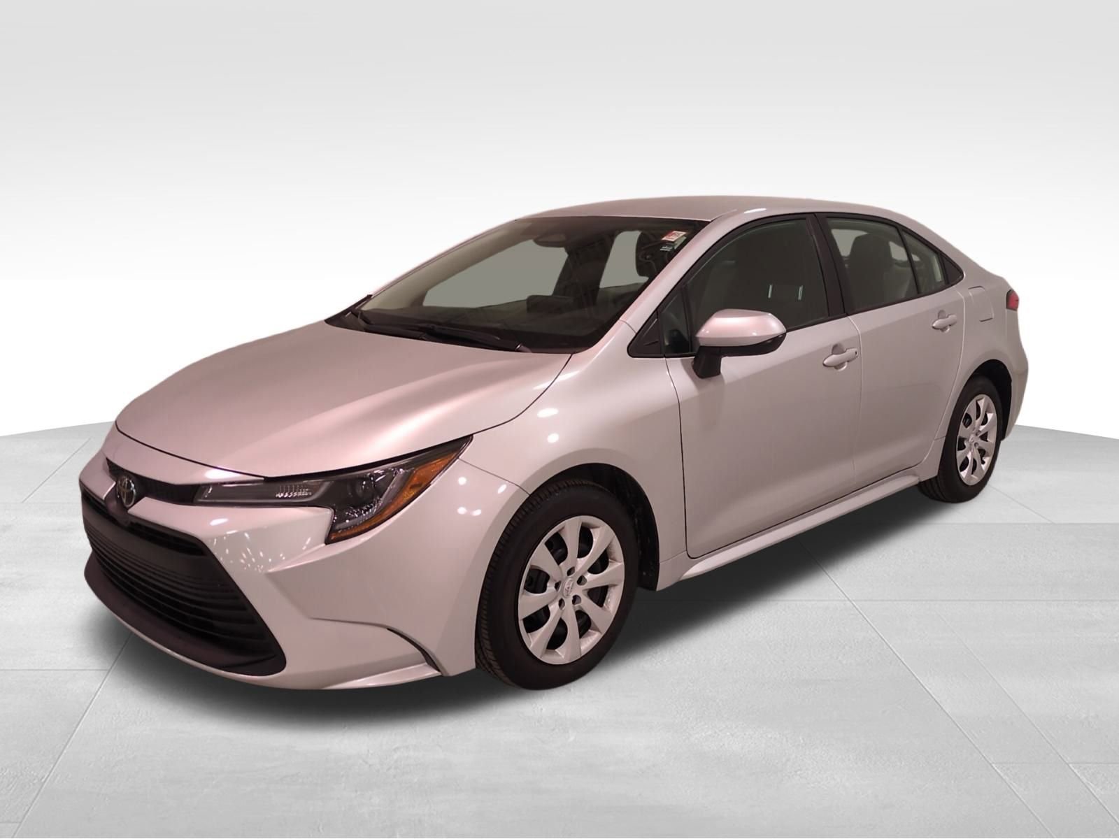 Used 2025 Toyota Corolla LE image 8