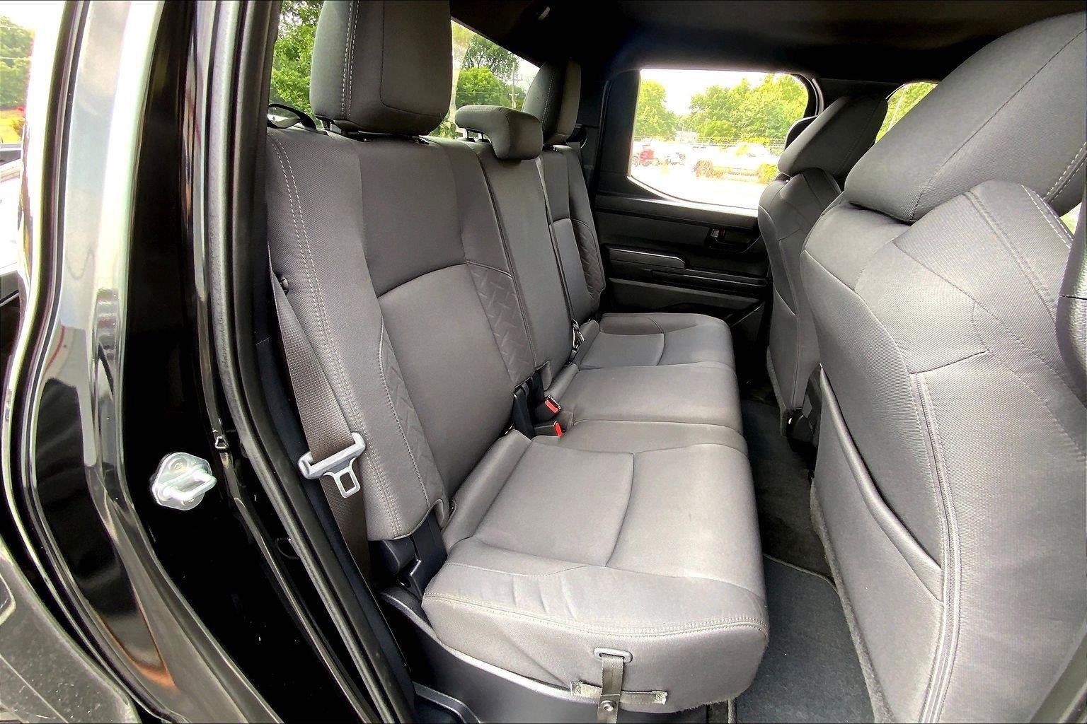 Used 2024 Toyota Tacoma SR5 AWD/4WD image 25