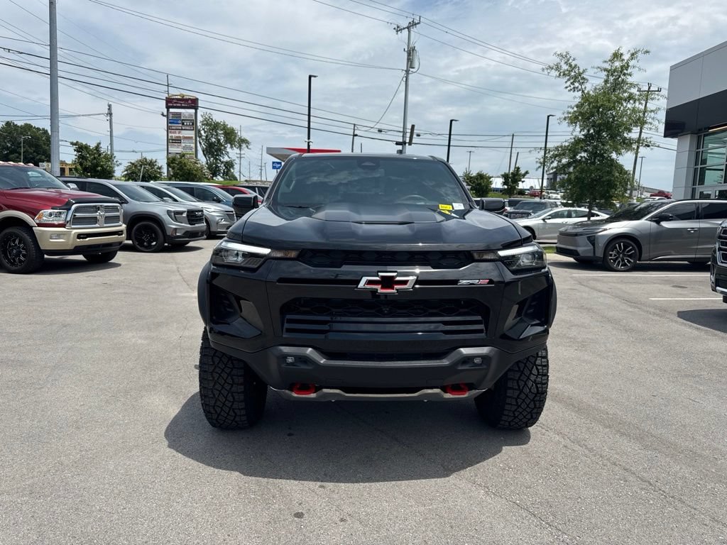 Used 2024 Chevrolet Colorado ZR2 w/ ZR2 Convenience Package III AWD/4WD image 2