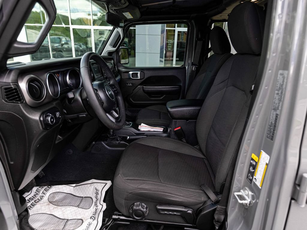 Used 2023 Jeep Wrangler Unlimited Sport AWD/4WD image 23