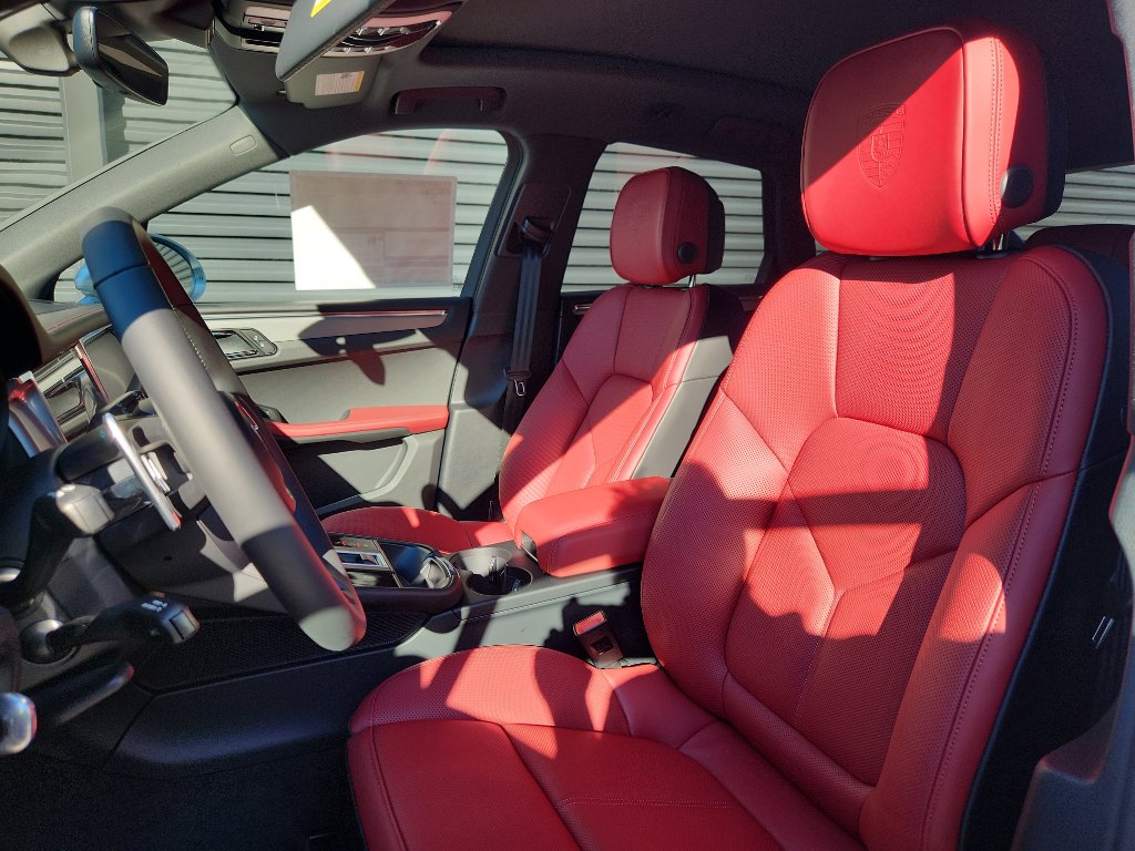 New 2026 Porsche Macan S image 5