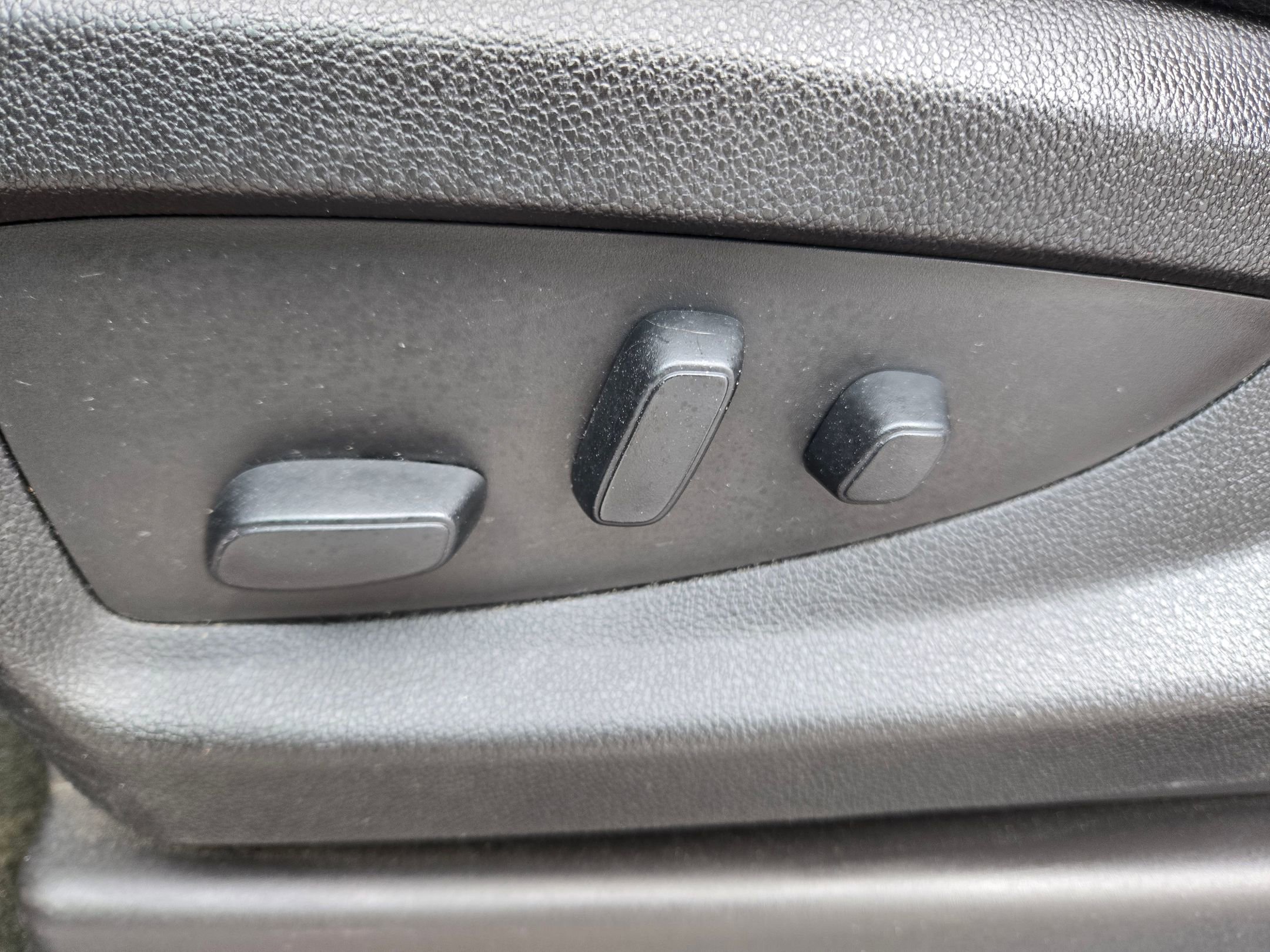 Used 2018 Chevrolet Silverado 1500 LTZ w/ Texas Edition image 24