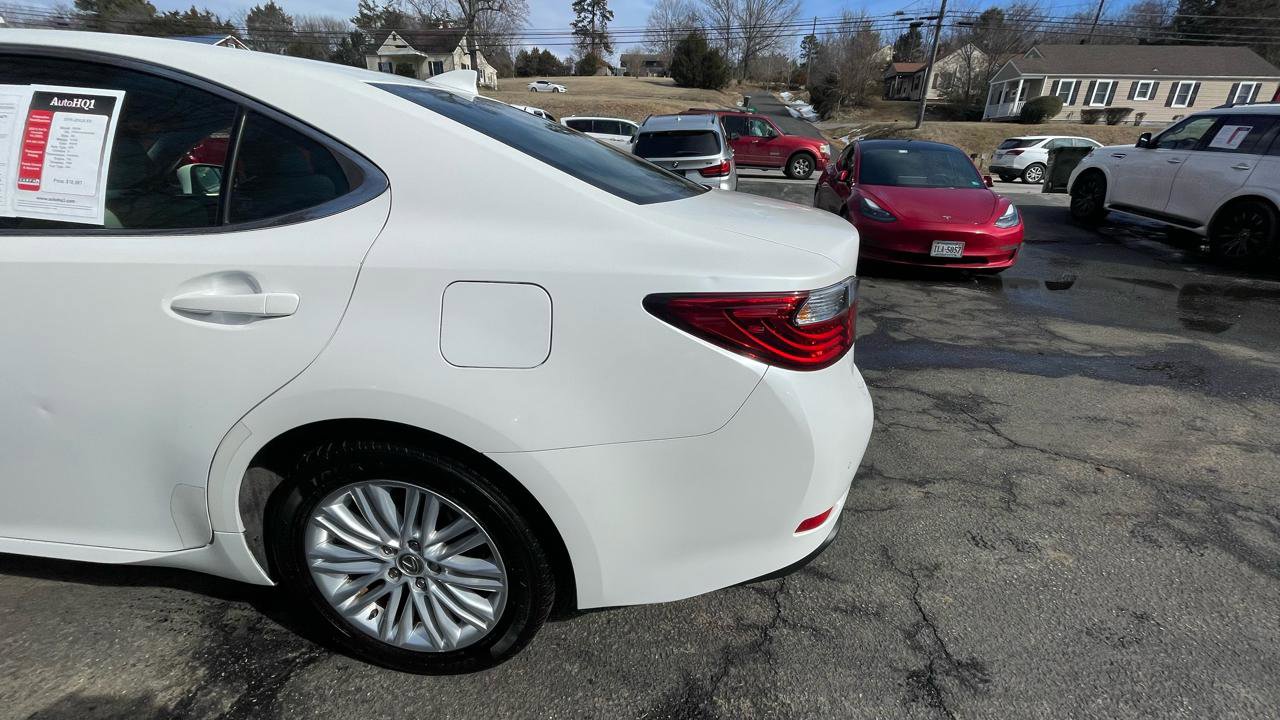Used 2015 Lexus ES 350 w/ Luxury Package image 5