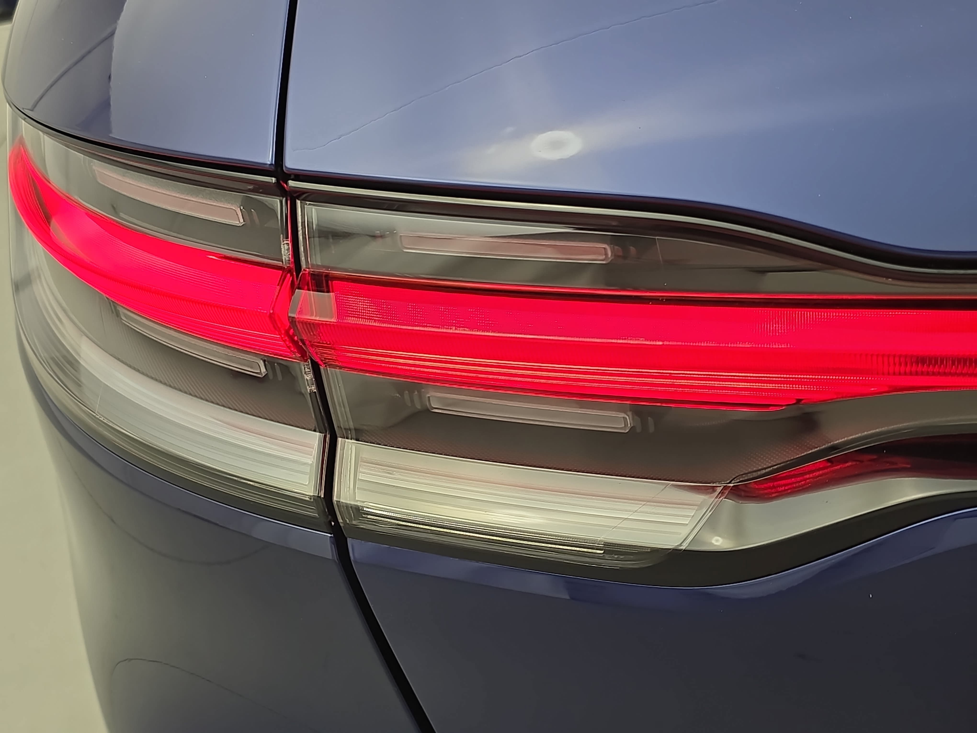 Certified 2024 Porsche Macan AWD/4WD image 37