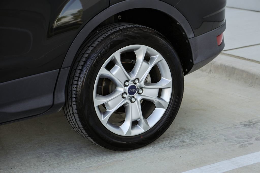 Used 2015 Ford Escape Titanium image 32