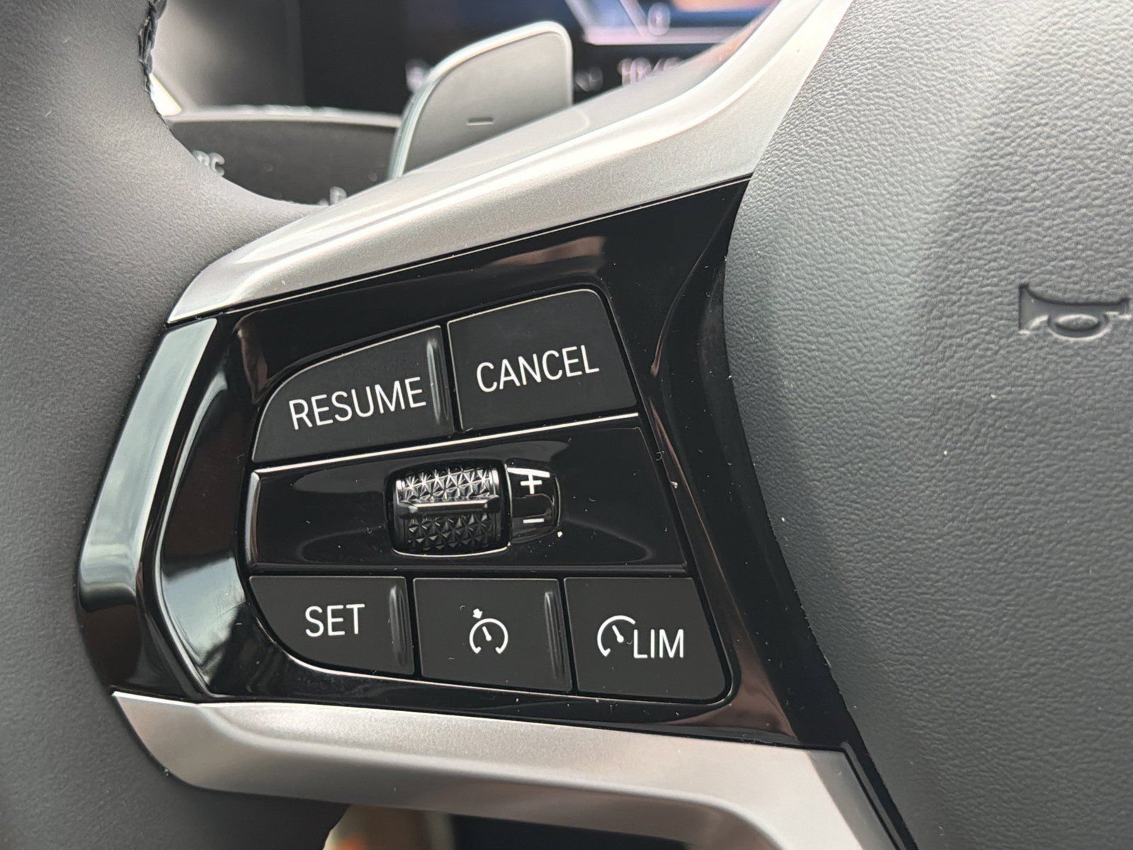 Certified 2025 BMW 330i Sedan w/ M Sport Package RWD image 29
