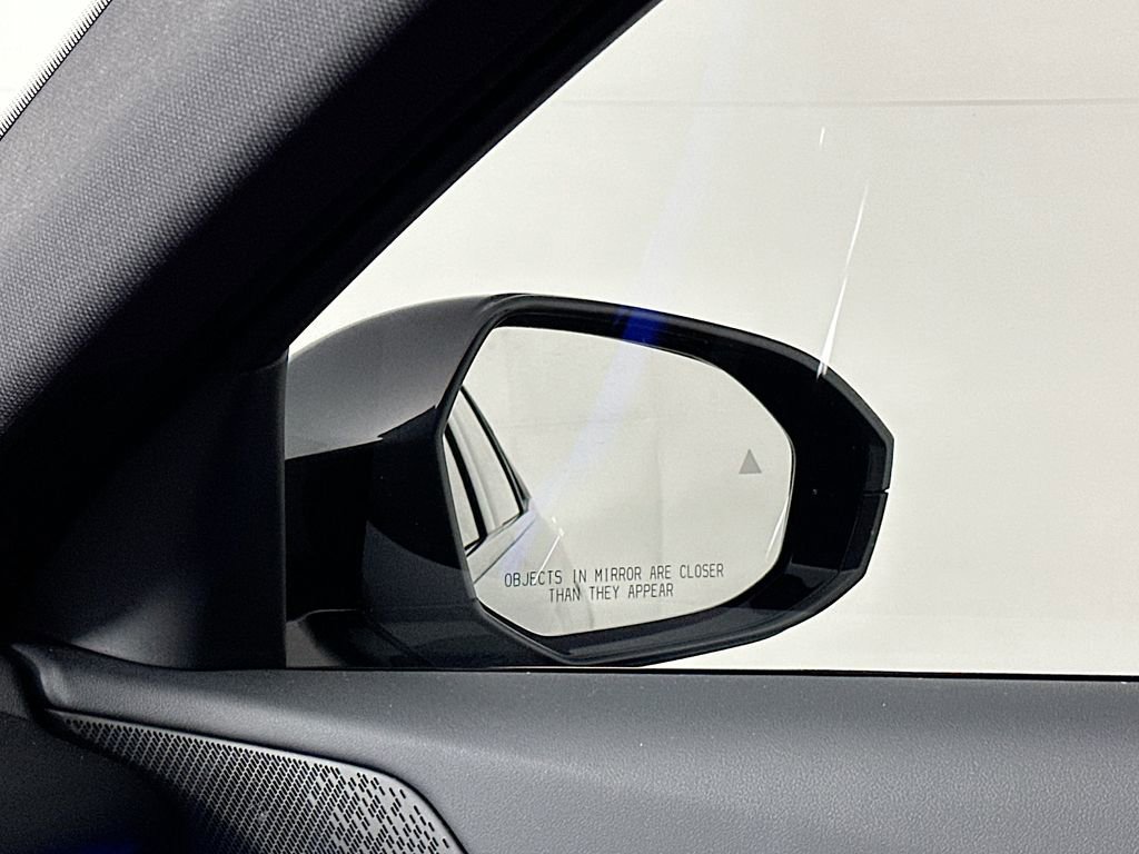 Used 2026 BMW 550e xDrive w/ Premium Package image 23