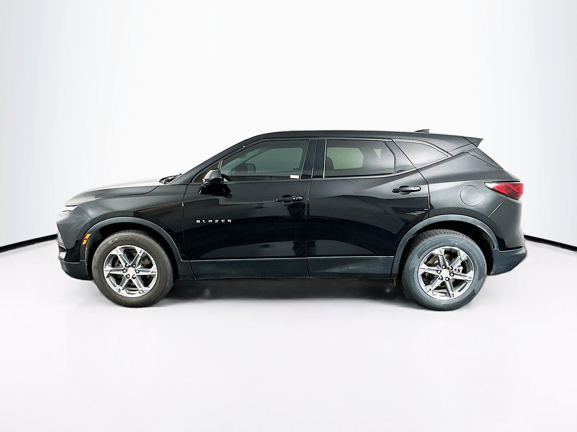 Used 2023 Chevrolet Blazer LT AWD/4WD image 4