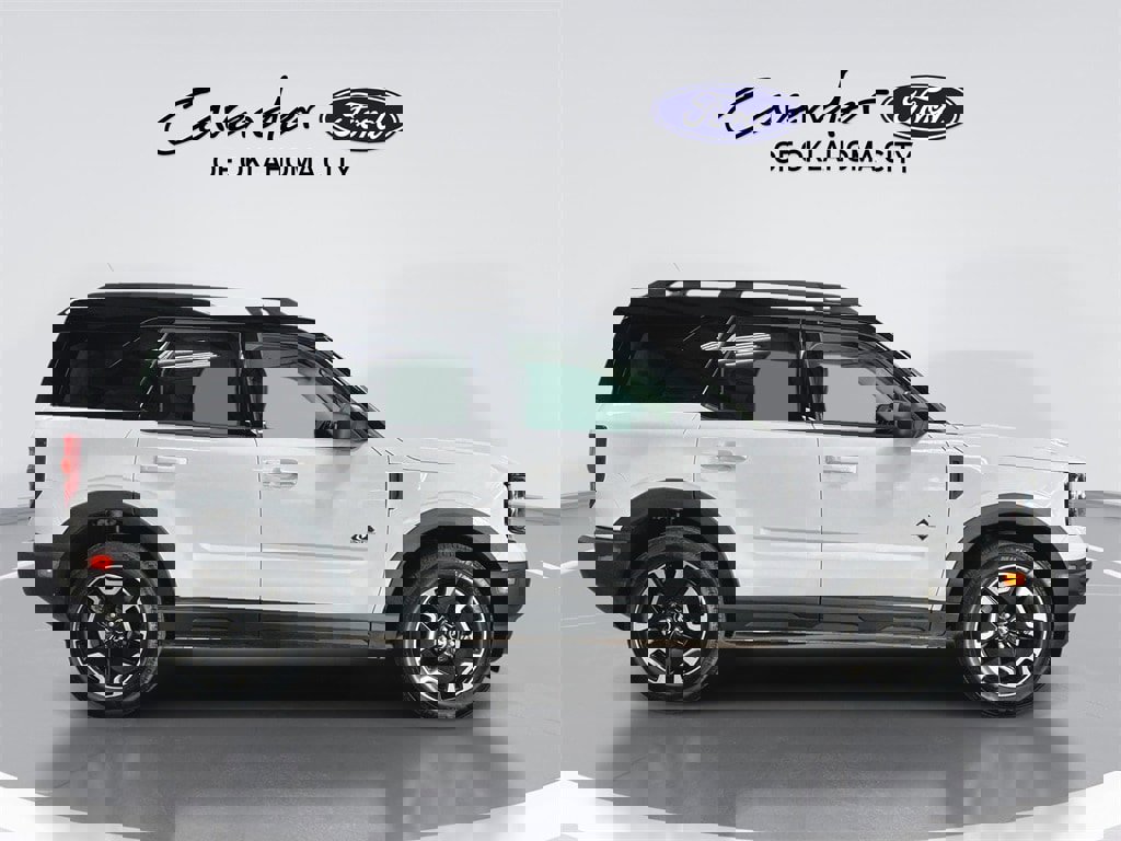 Used 2022 Ford Bronco Sport Outer Banks image 9