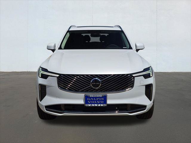 New 2026 Volvo XC90 T8 Plus w/ Protection Package AWD/4WD image 4