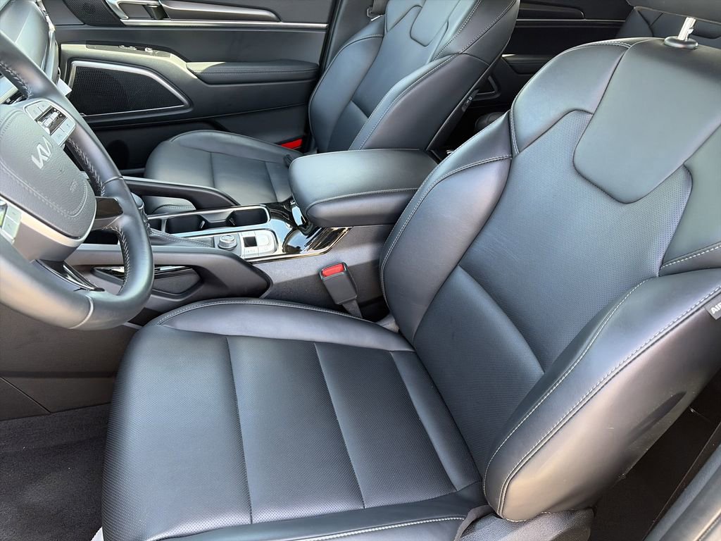 Used 2025 Kia Telluride S image 12