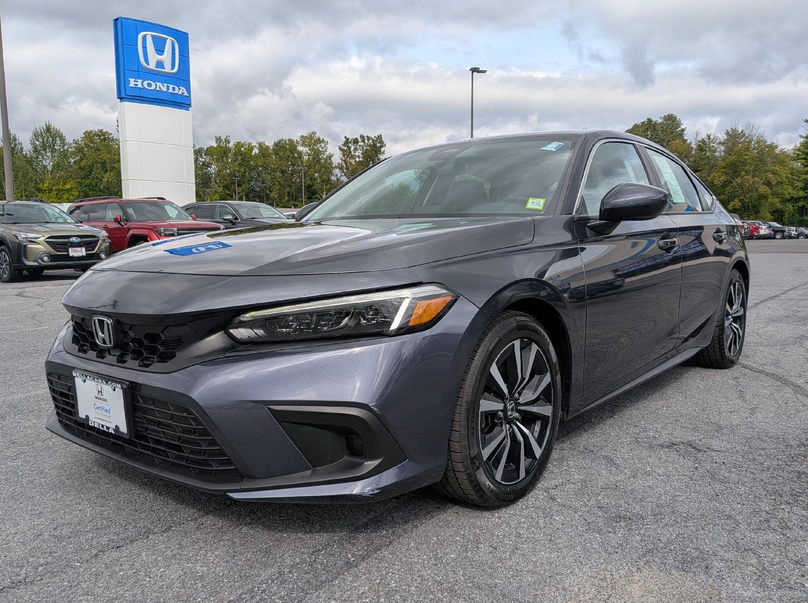 Used 2024 Honda Civic EX-L image 3