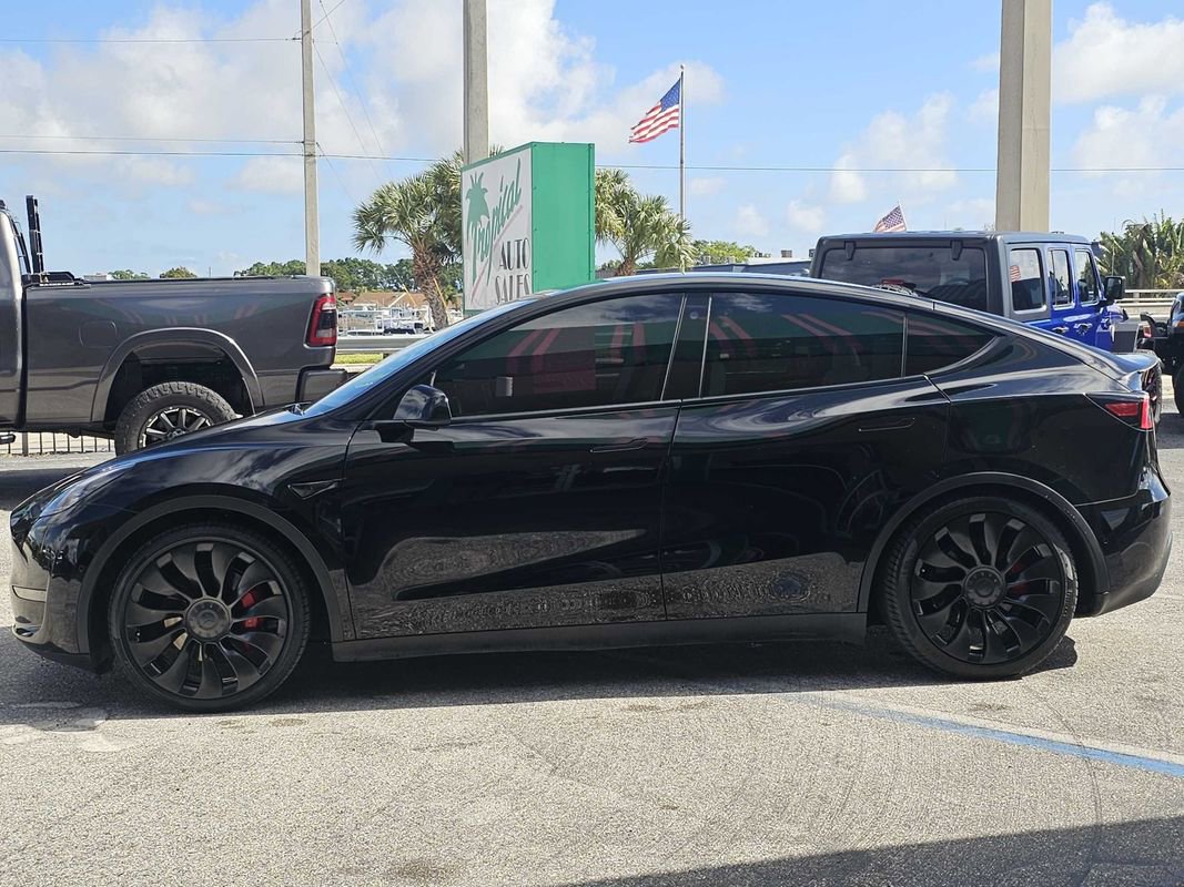 Used 2021 Tesla Model Y Performance image 2