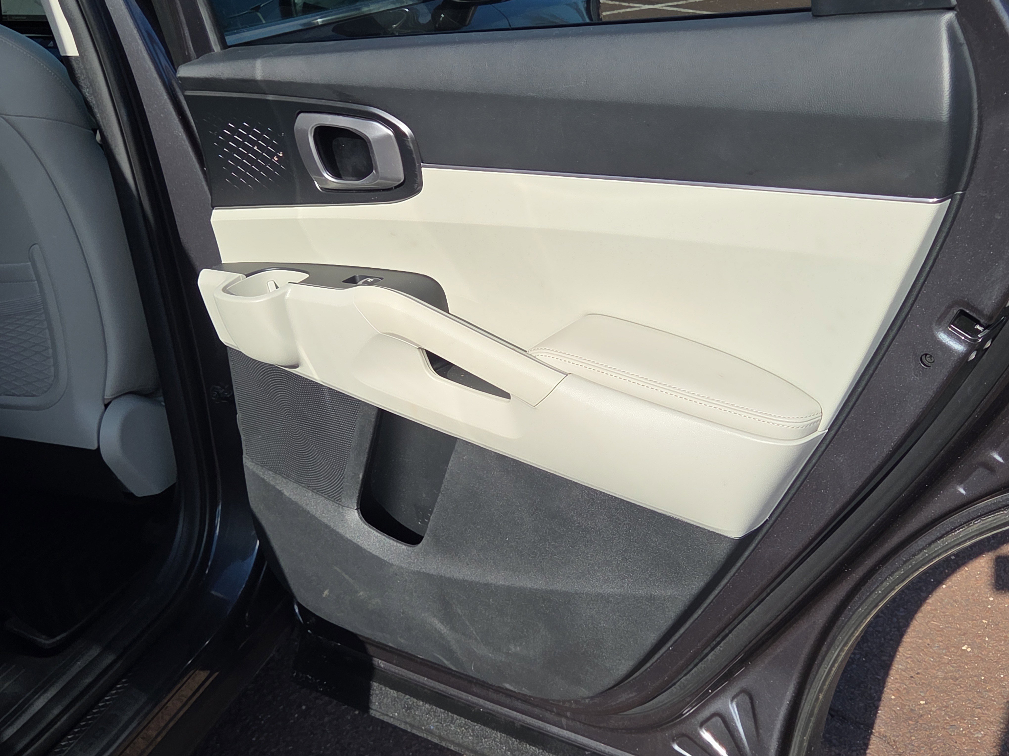 Used 2022 Kia Sorento EX w/ Panoramic Sunroof Package image 19