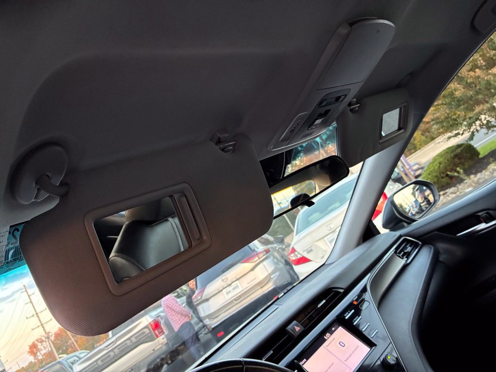 Used 2019 Toyota Camry SE FWD image 44