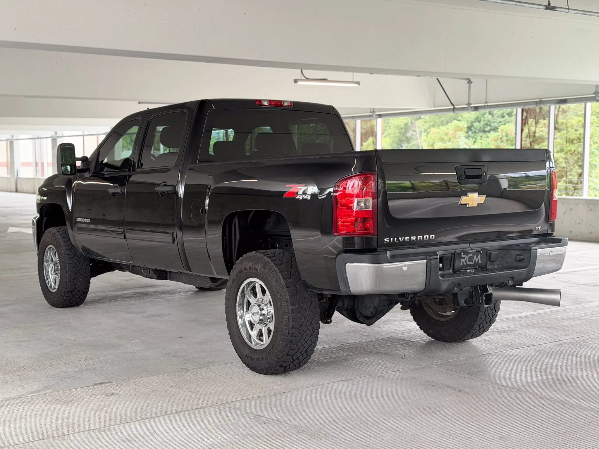 Used 2011 Chevrolet Silverado 2500 LT w/ Interior Plus Package AWD/4WD image 6