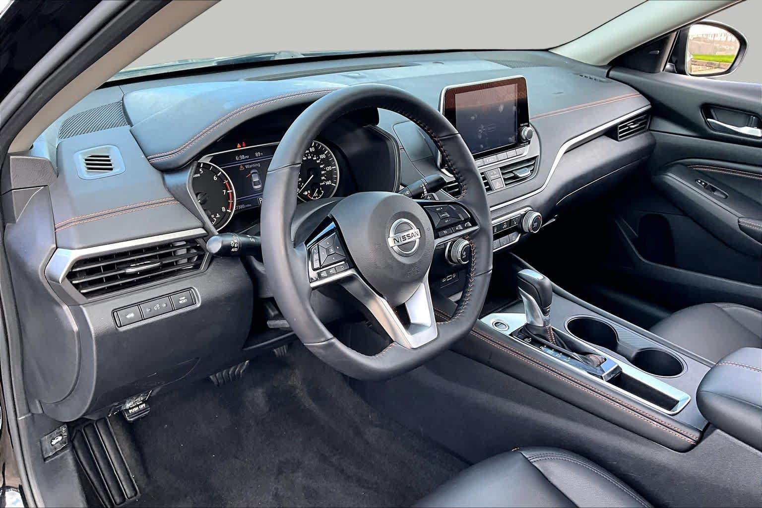 Certified 2021 Nissan Altima 2.5 SR w/ SR Premium Package FWD image 17