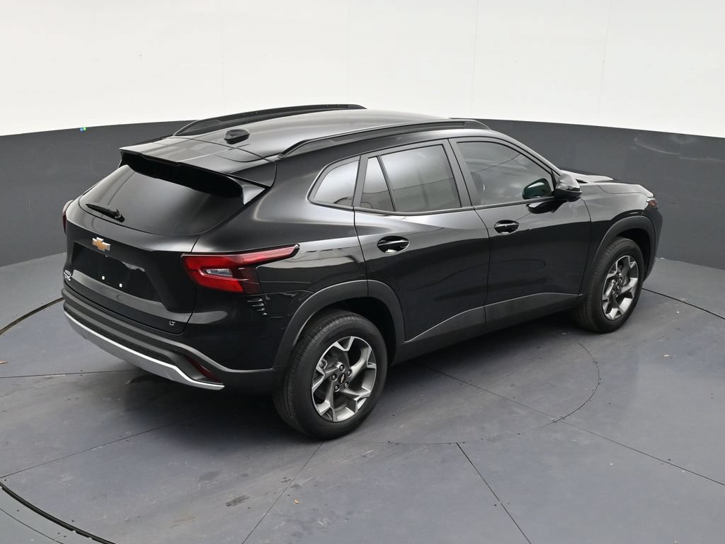 Used 2025 Chevrolet Trax LT w/ Driver Confidence Package FWD image 16