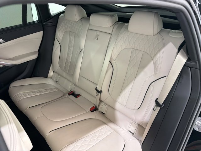 Certified 2023 BMW X6 xDrive40i w/ Executive Package image 16