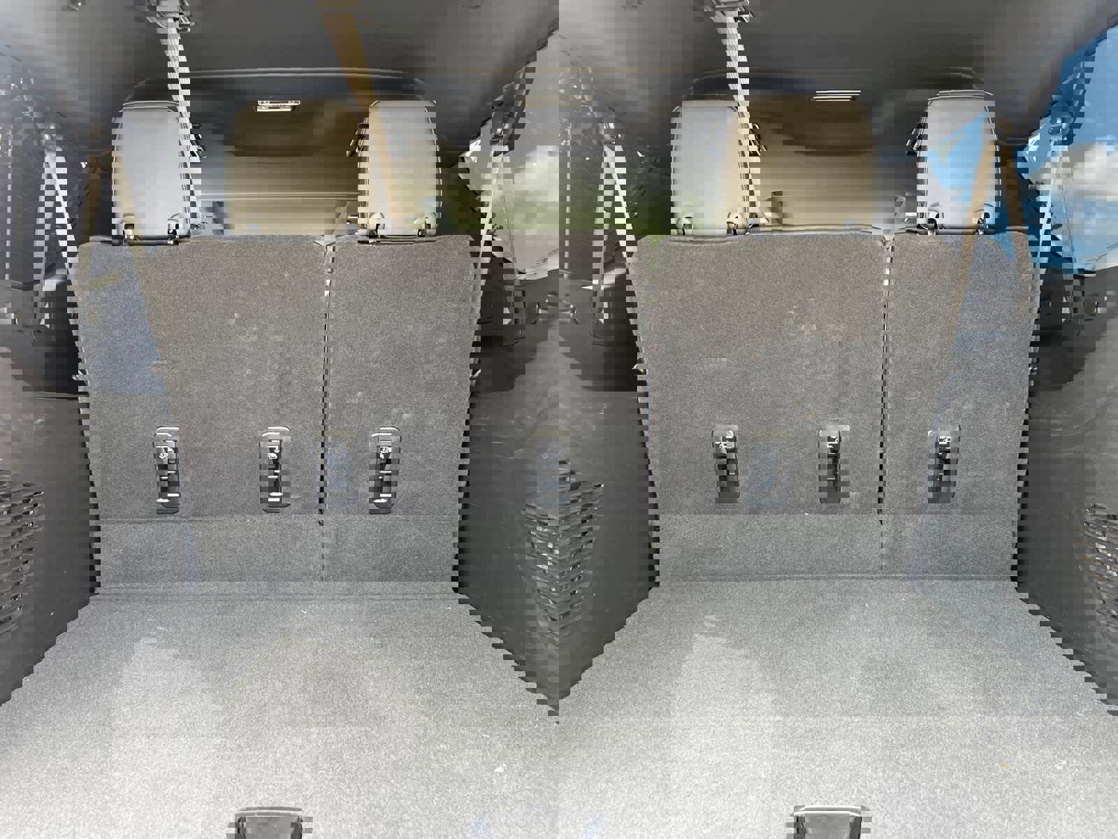 Certified 2025 Chevrolet Suburban Premier w/ Sun And Tow Package image 40