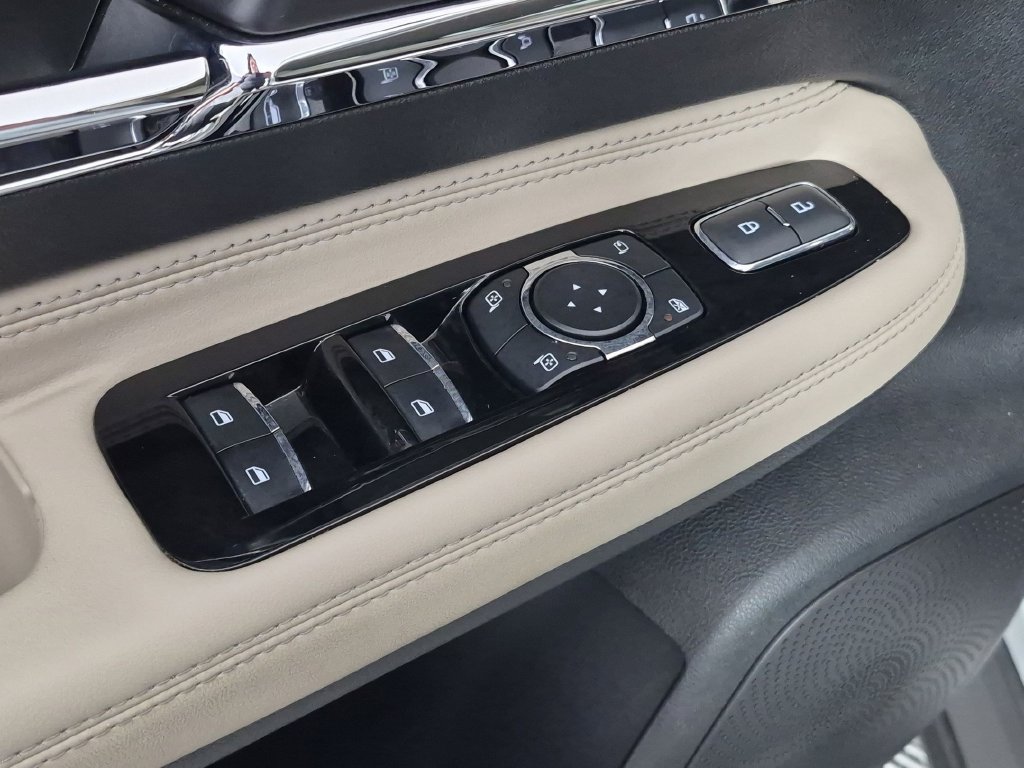 Used 2025 Lincoln Corsair FWD image 14