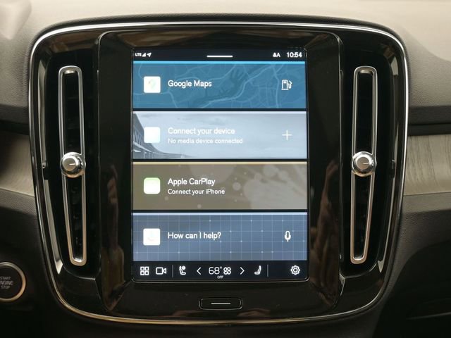 Used 2023 Volvo XC40 B4 Plus w/ Protection Package Premier image 13