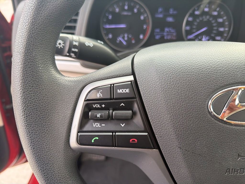 Used 2017 Hyundai Elantra SE image 19