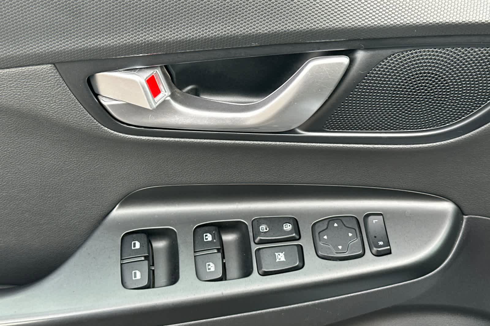 Used 2023 Hyundai Kona Limited image 15