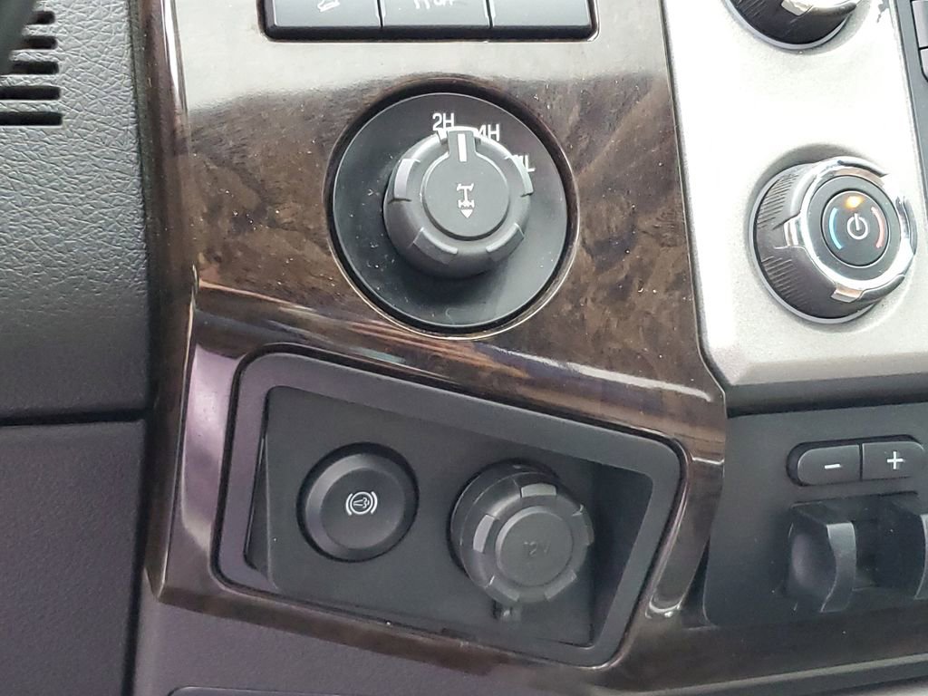 Used 2015 Ford F350 Platinum w/ FX4 Off-Road Package image 26