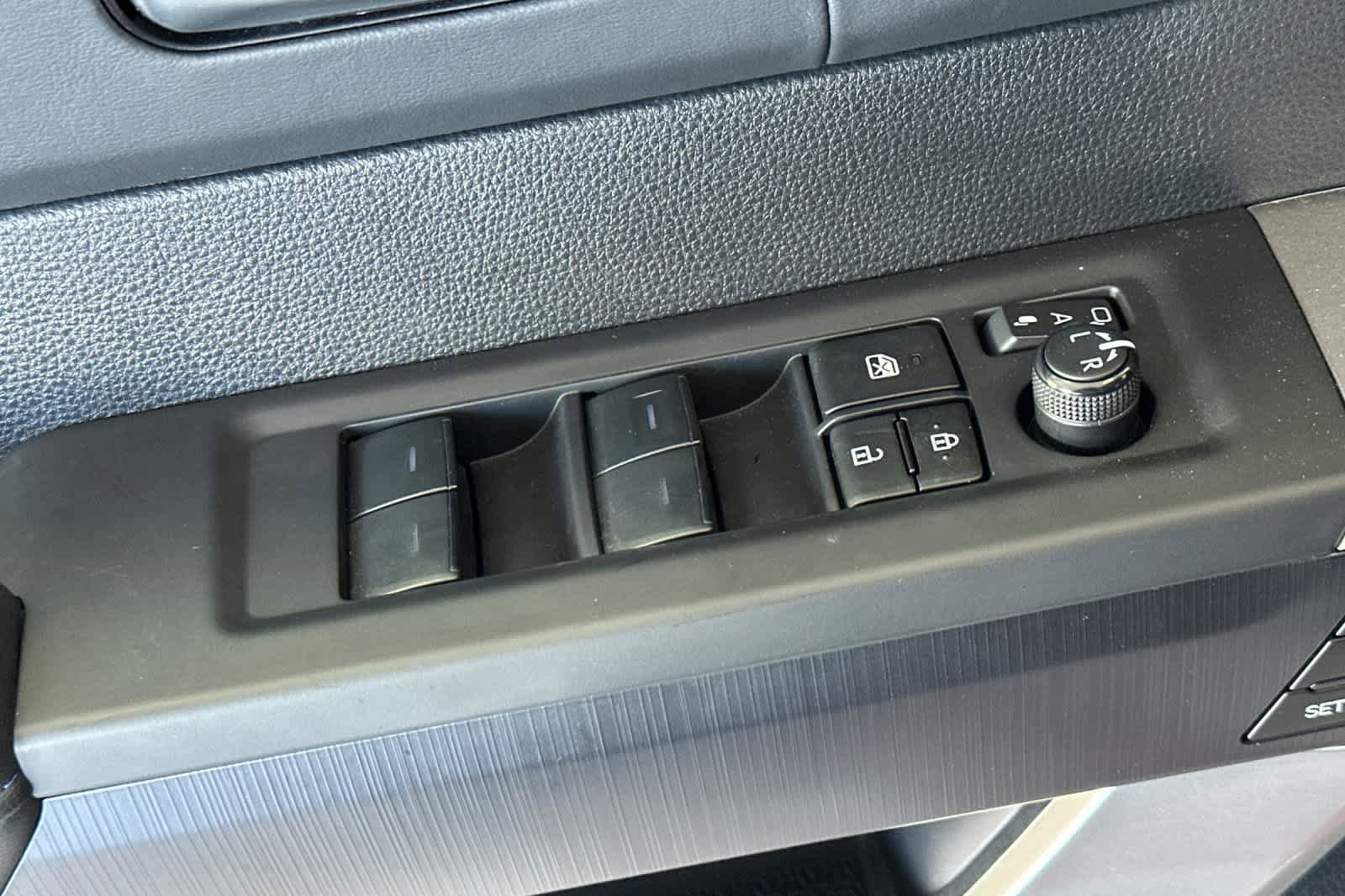 Used 2023 Toyota Tundra Platinum AWD/4WD image 13