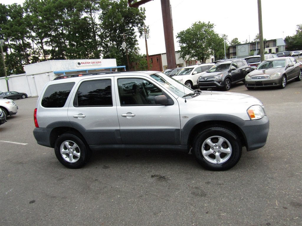 Used 2005 MAZDA Tribute I FWD image 8