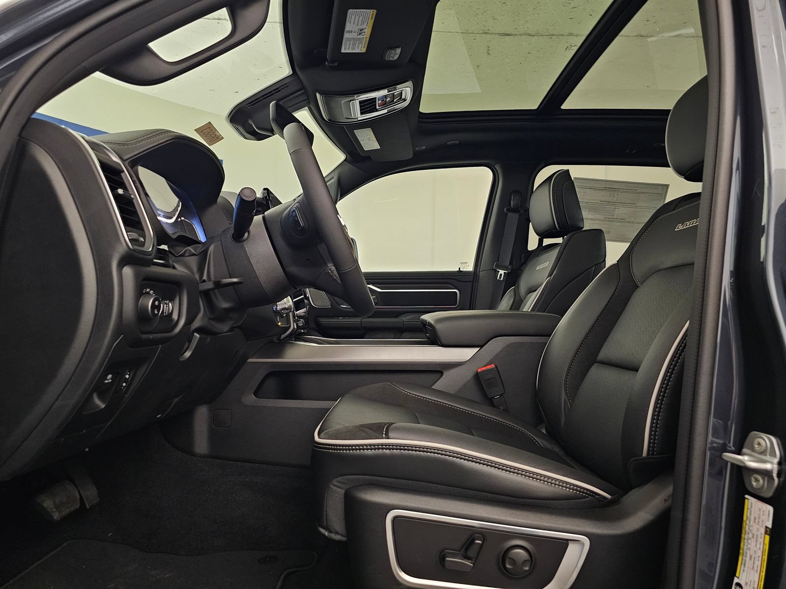 New 2026 RAM 1500 Laramie AWD/4WD image 6