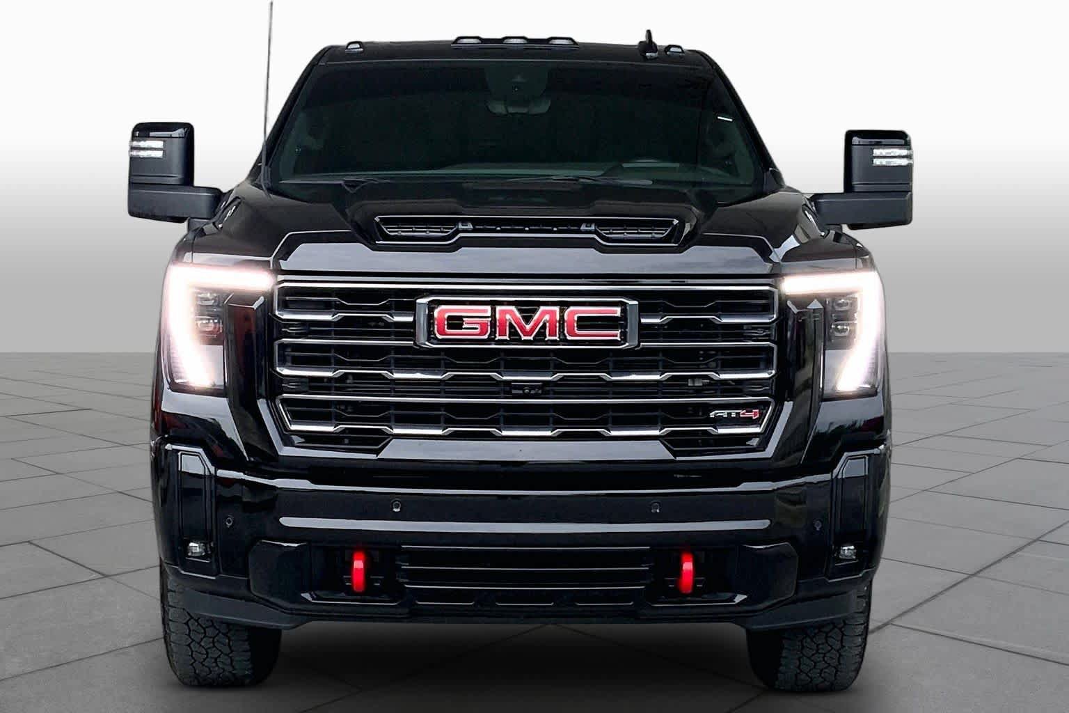 Used 2025 GMC Sierra 2500 AT4 w/ AT4 Premium Plus Package AWD/4WD image 4