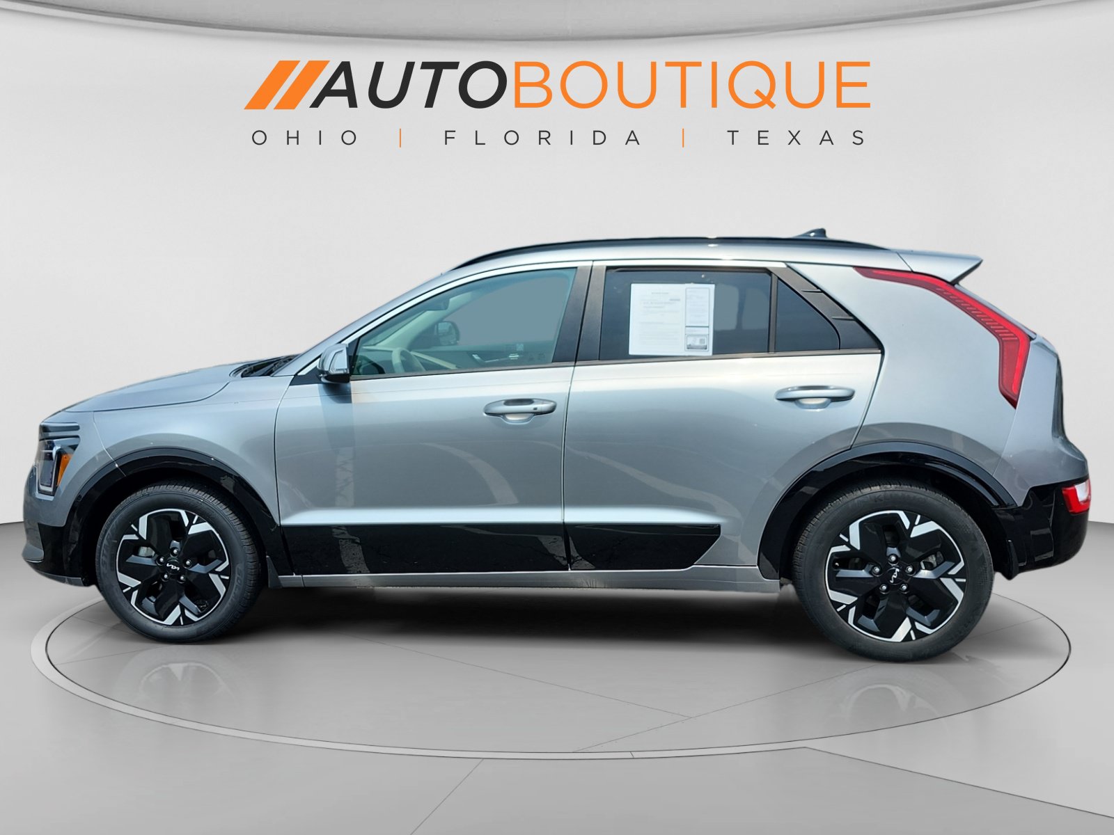 Used 2023 Kia Niro Wind w/ Wind Preserve Package FWD image 2