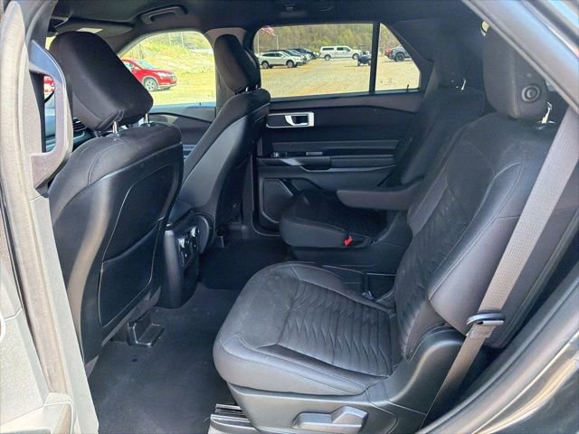 Used 2020 Ford Explorer XLT w/ Comfort Package image 12