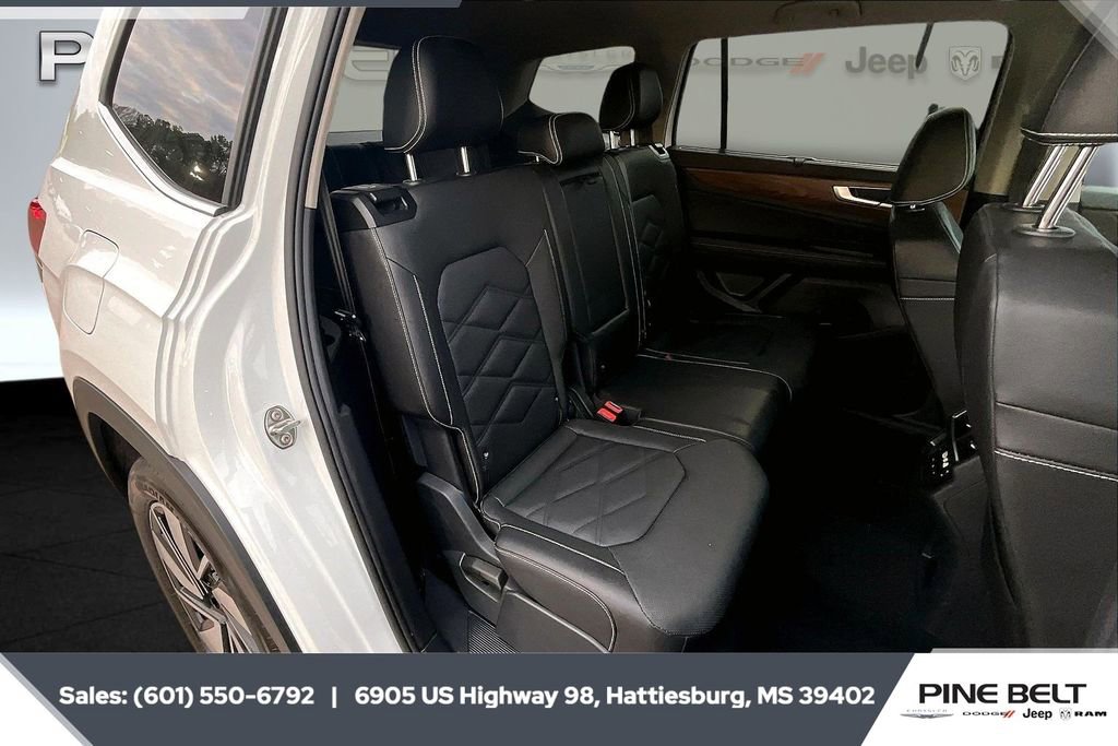 Used 2025 Volkswagen Atlas SE image 20