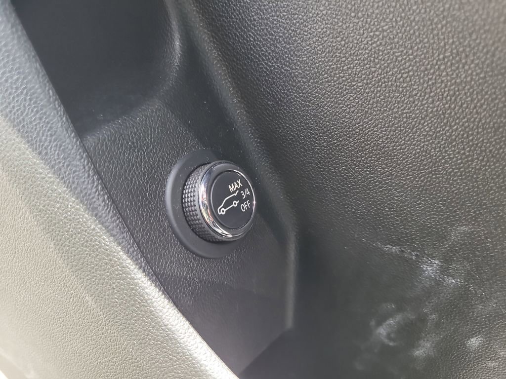 Used 2023 Cadillac XT4 Premium Luxury w/ Cold Weather Package AWD/4WD image 17