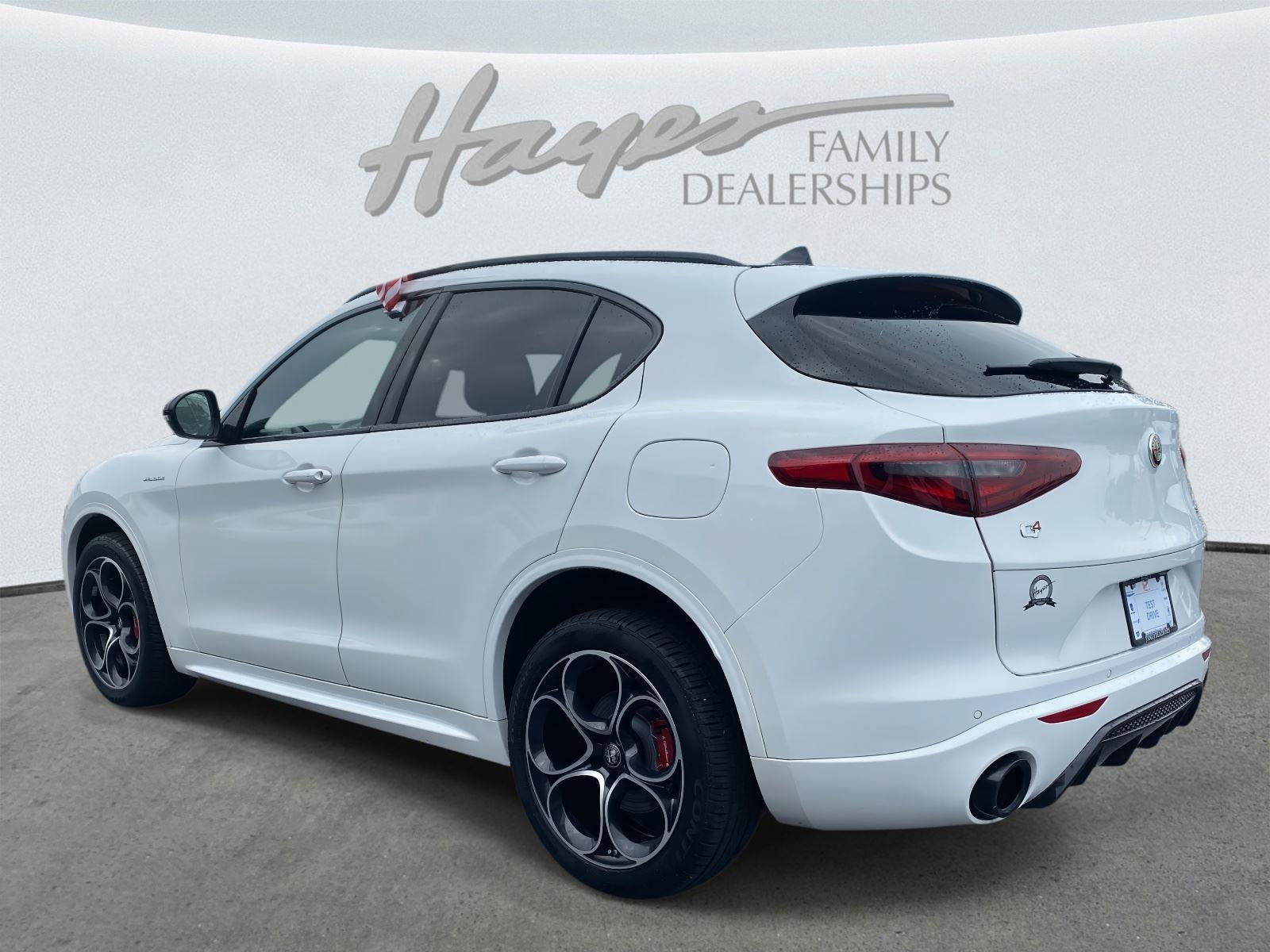 Used 2022 Alfa Romeo Stelvio Veloce image 37