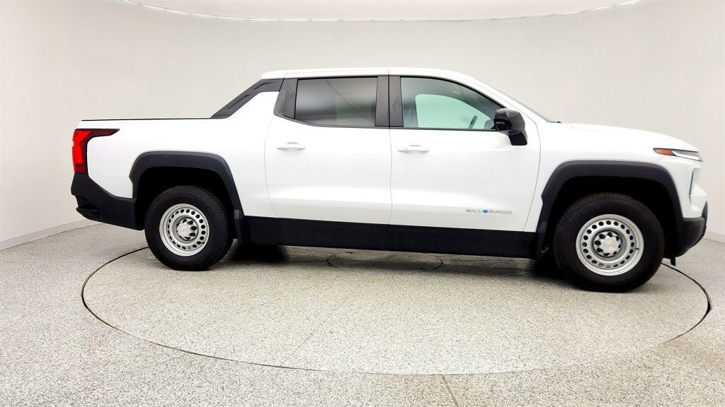 Used 2024 Chevrolet Silverado EV W/T AWD/4WD image 4