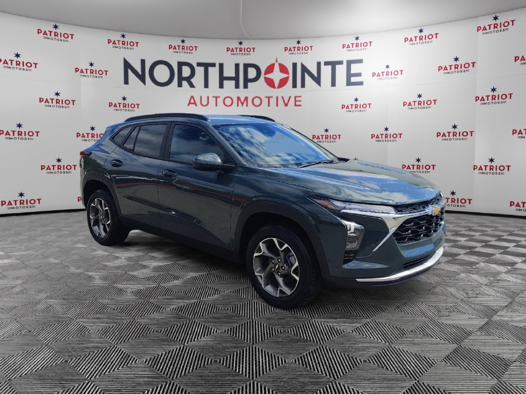 Used 2025 Chevrolet Trax LT