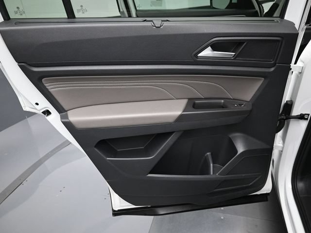 Used 2023 Volkswagen Atlas SE AWD/4WD image 30