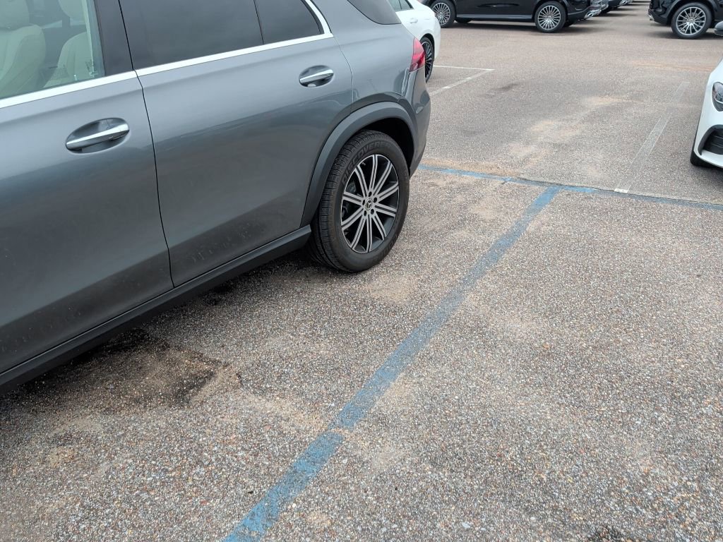 Certified 2025 Mercedes-Benz GLE 350 4MATIC image 3