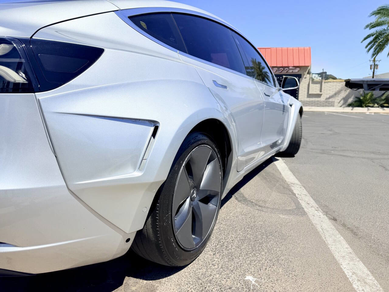 Used 2018 Tesla Model 3 Long Range RWD image 8