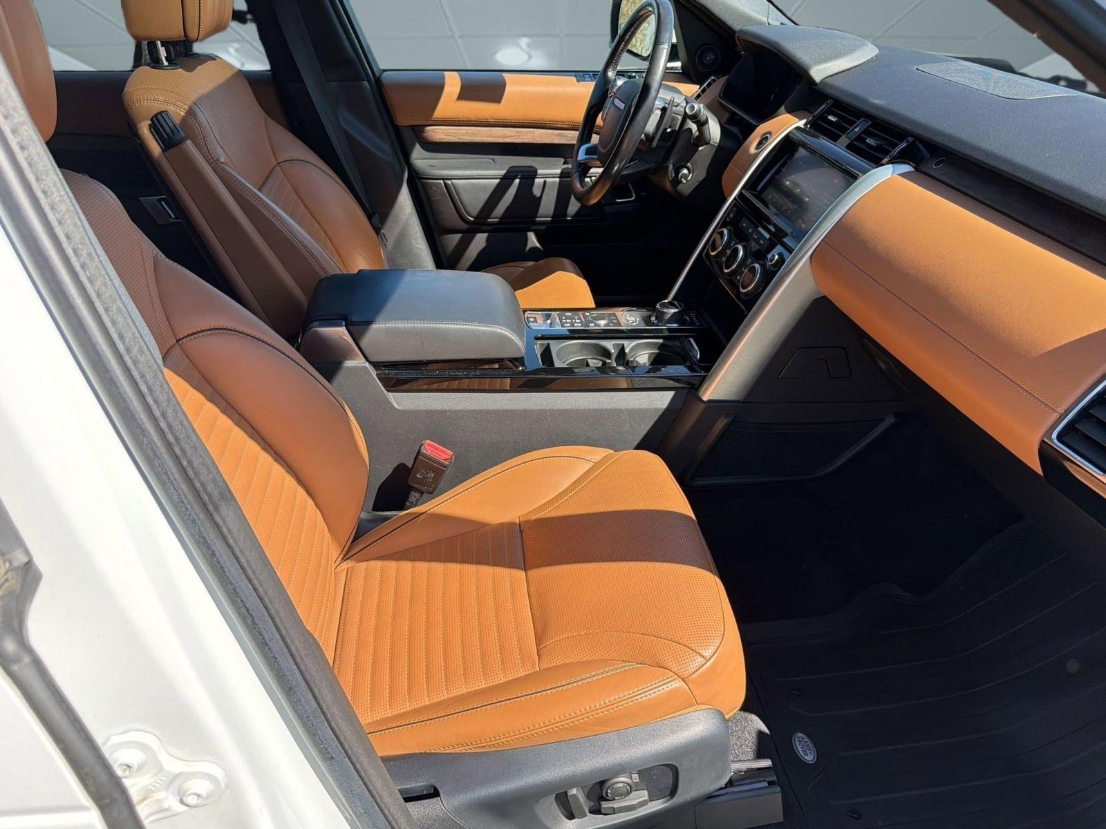 Used 2018 Land Rover Discovery HSE Luxury image 29